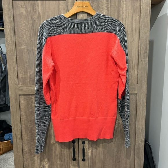 Title Nine Large Sweater V-neck Pullover - Picture 2 of 11